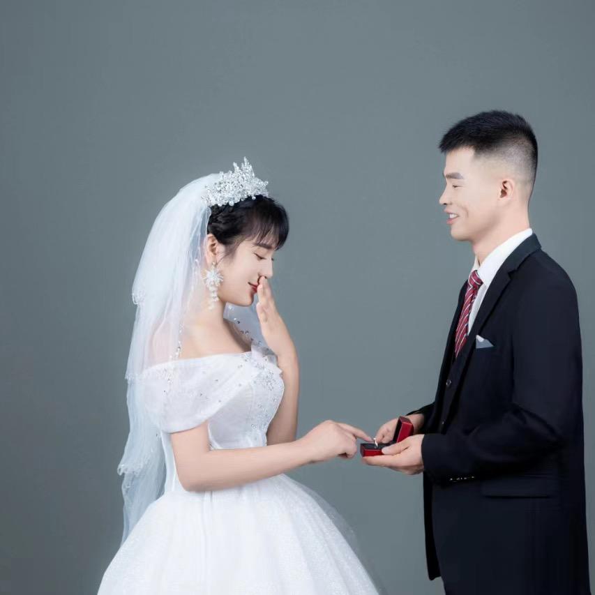 维汉夫妻小夏👩‍❤️‍💋‍👨