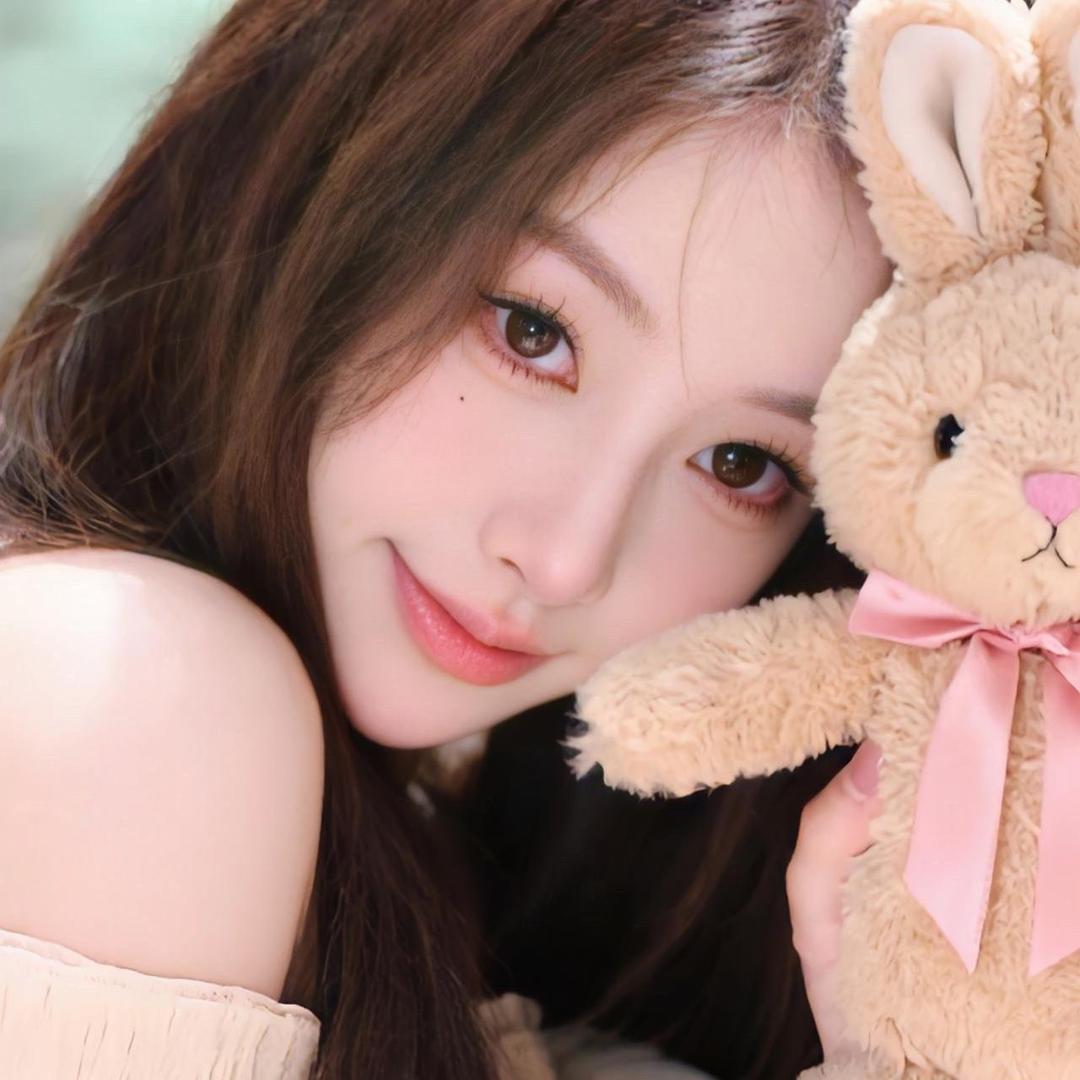 小情 ฅ