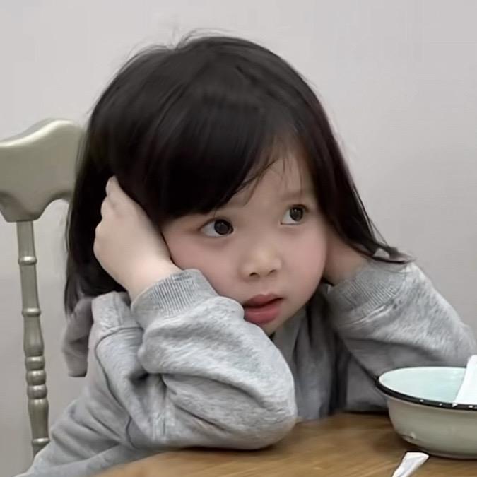 一口一只丸子头像