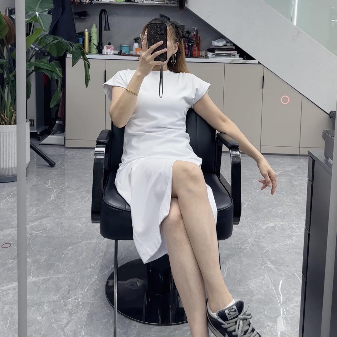 兴化美发店老板娘  杨澜