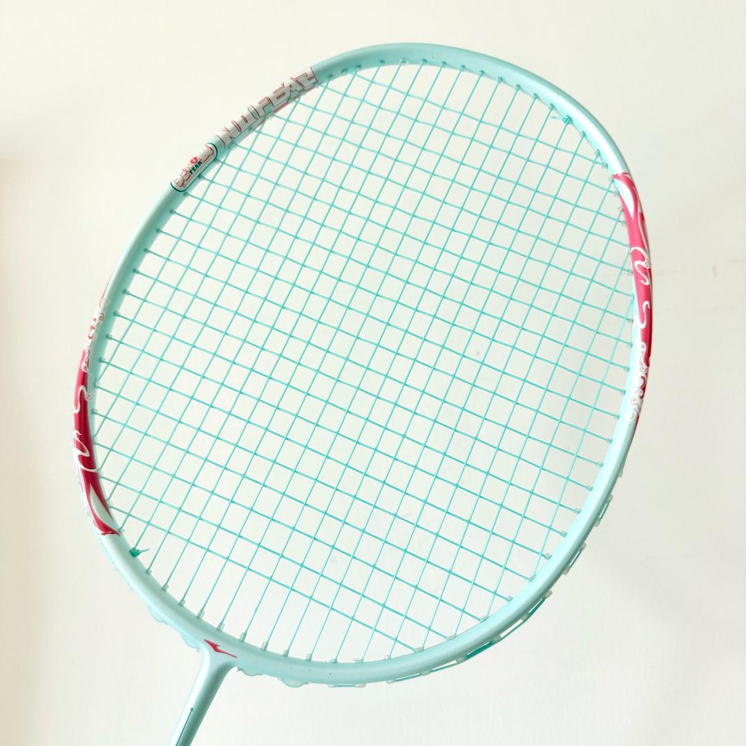 鸿星尔克运动健身旗舰店羽毛球拍