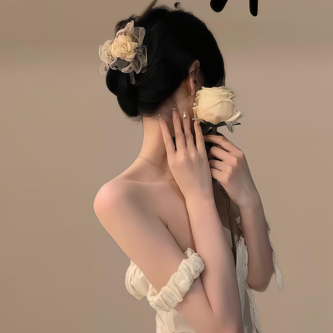 卡爷女装👚