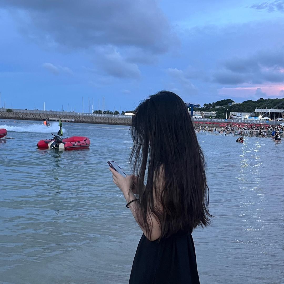 不许人间见白头