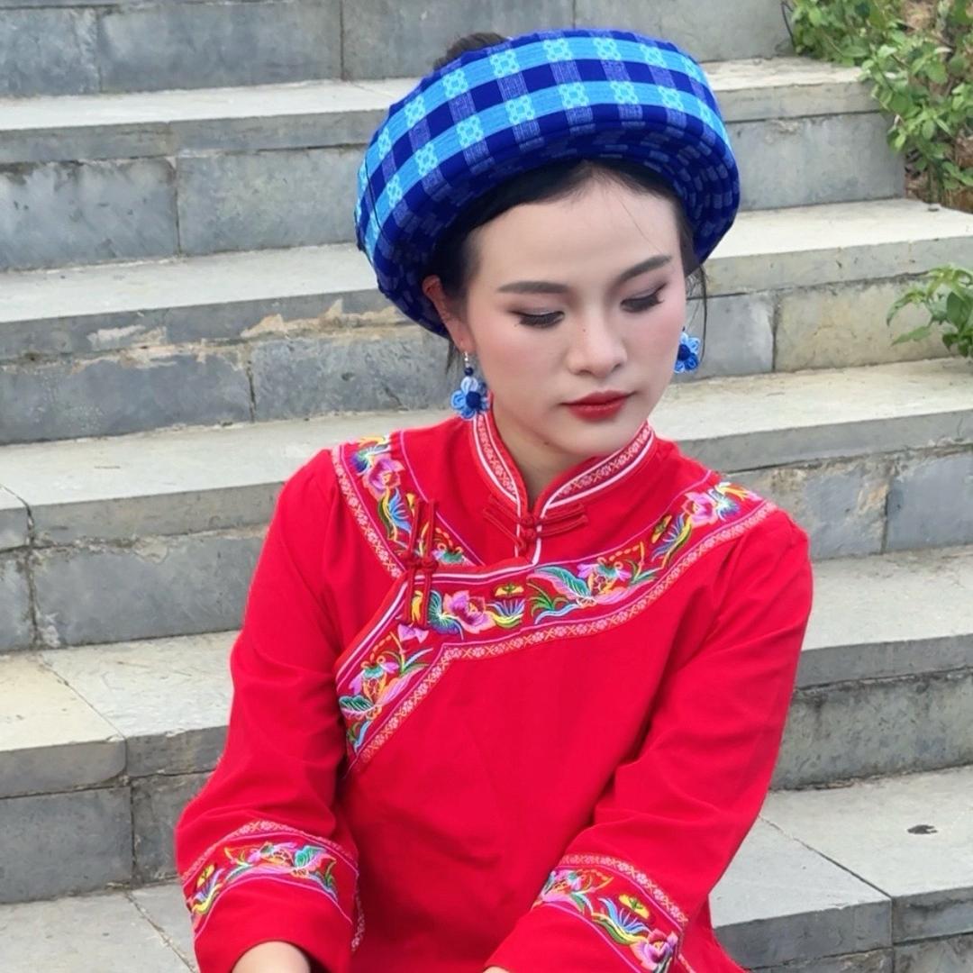 乐意丽（七柒阁民族服饰）