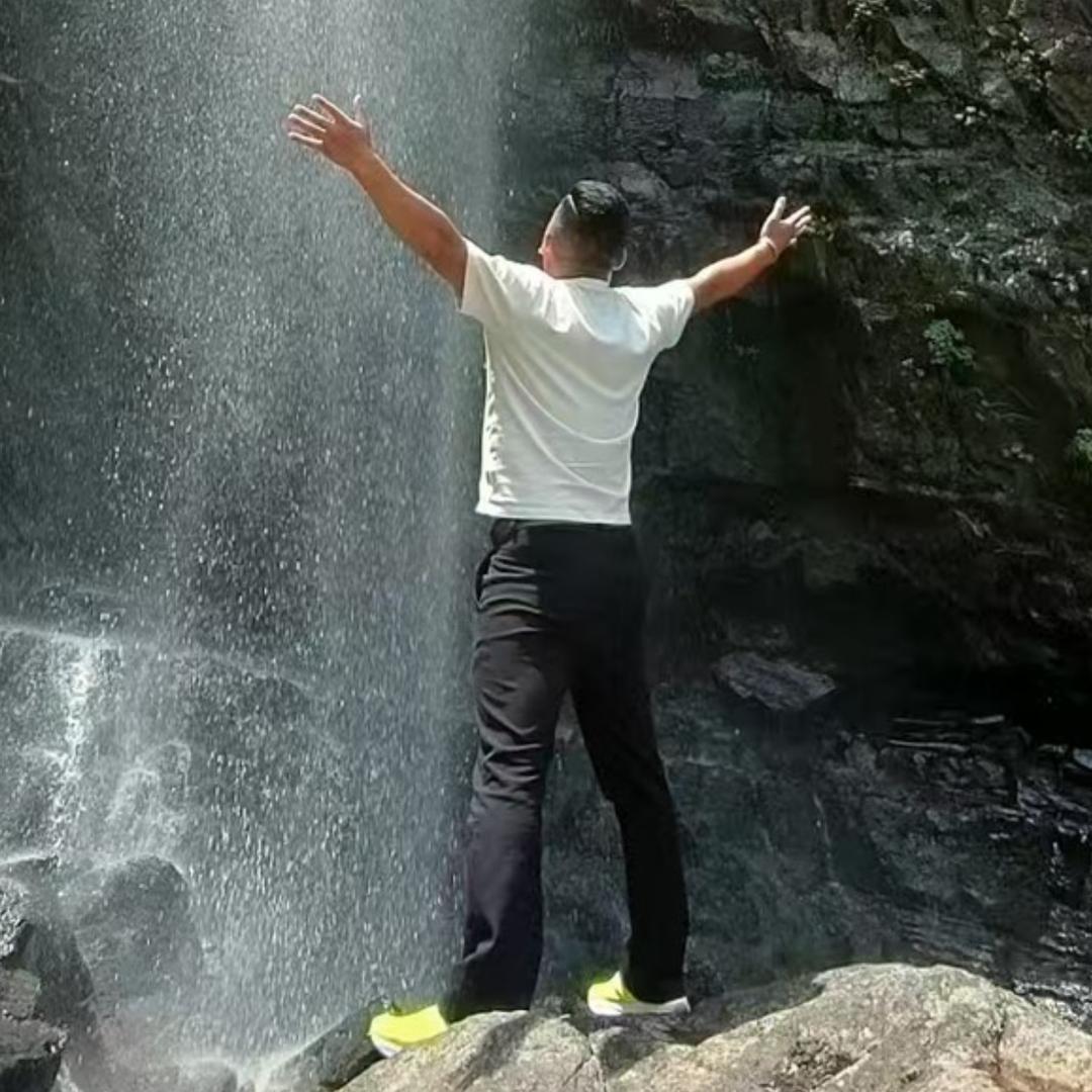 鸿图邵班长
