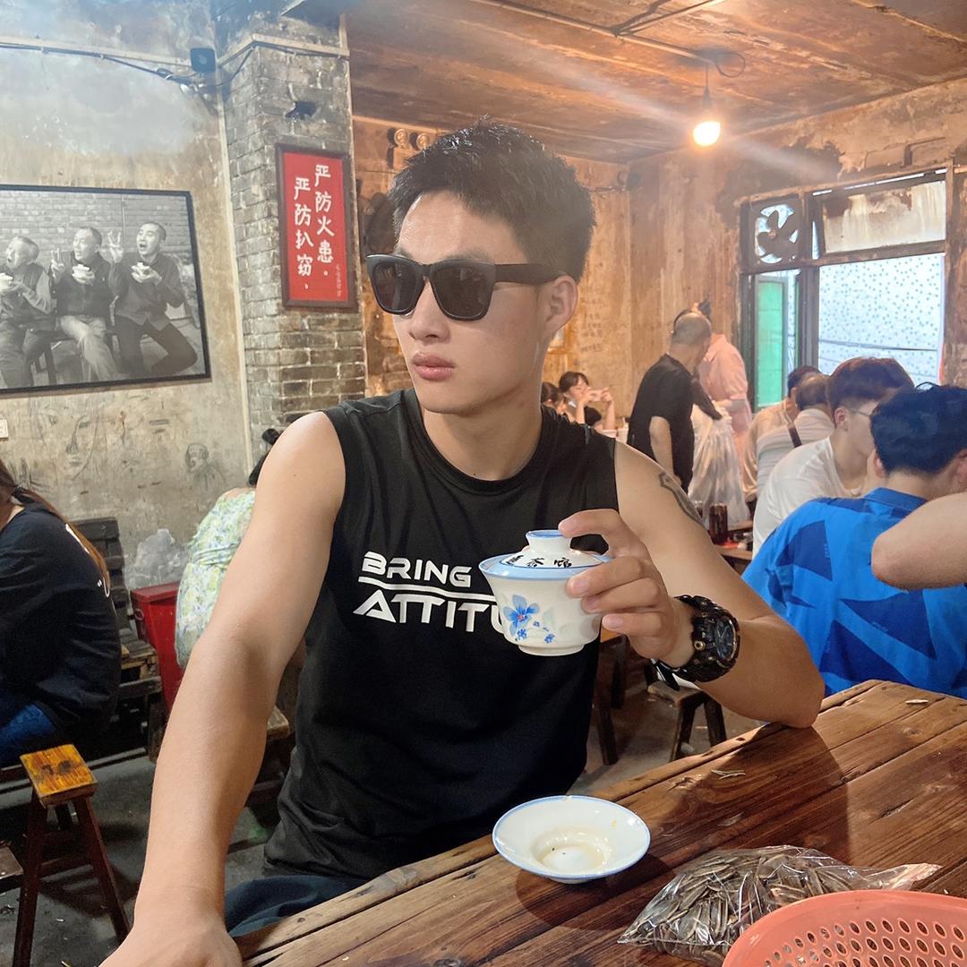 小哈哥