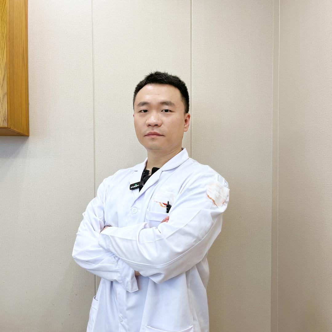 泌尿外科张恒志