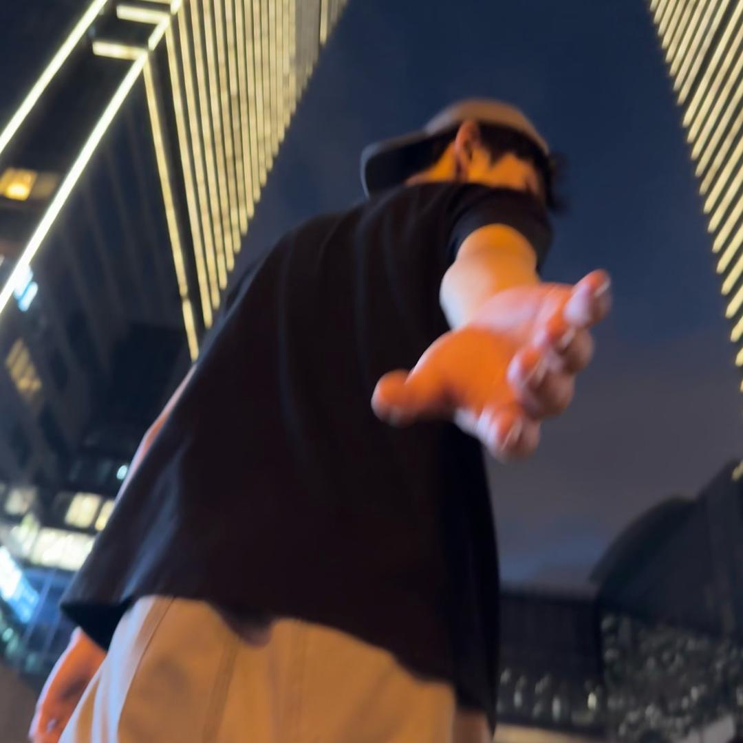请梨涡圆一点
