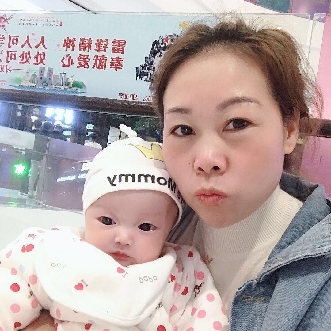 燕儿飞高级金宝贝月嫂育婴师