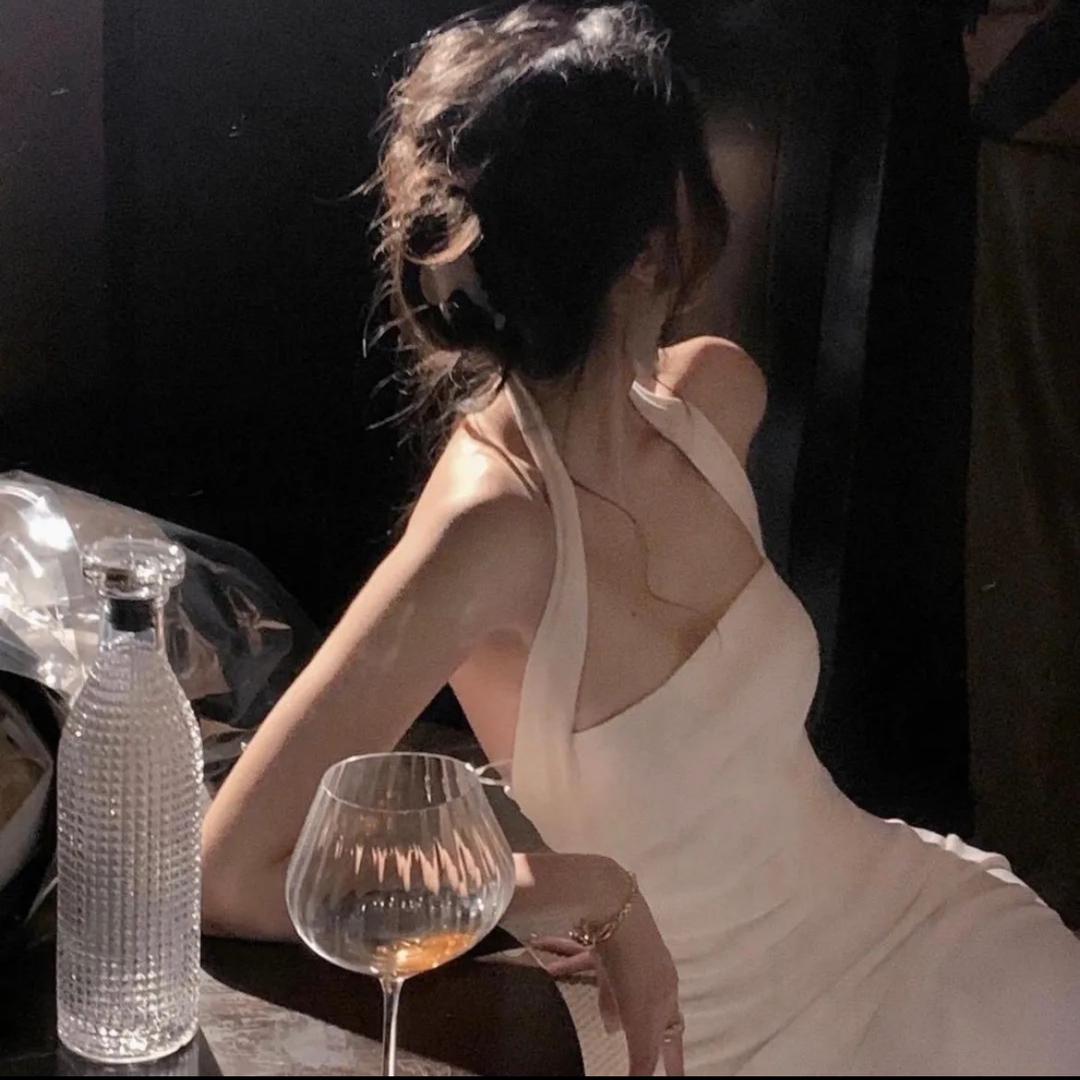 俏伊人轻奢女鞋