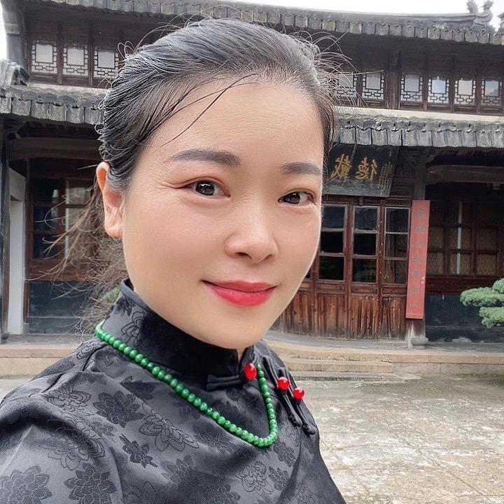 小散绿光姐