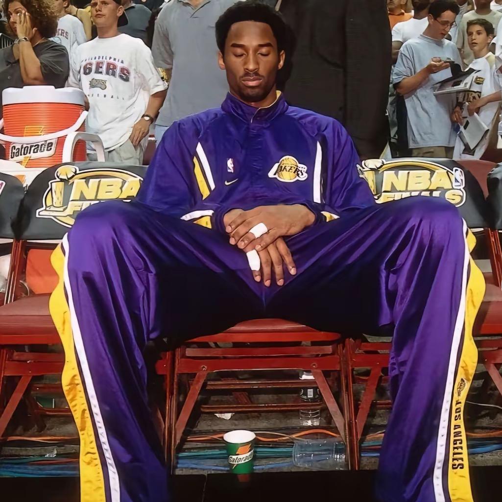 yxy后仰闪了腰🏀