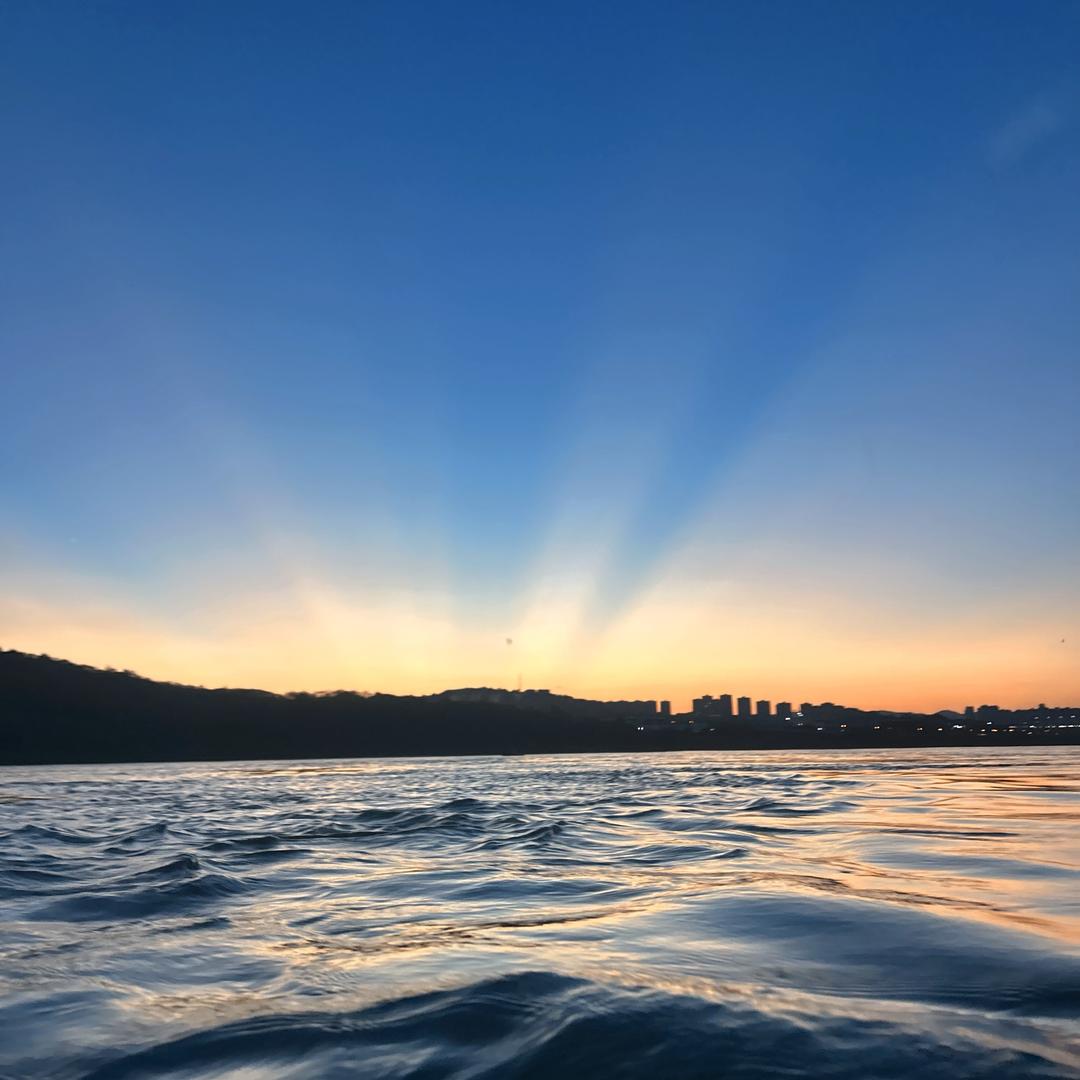 你看我几分像从前