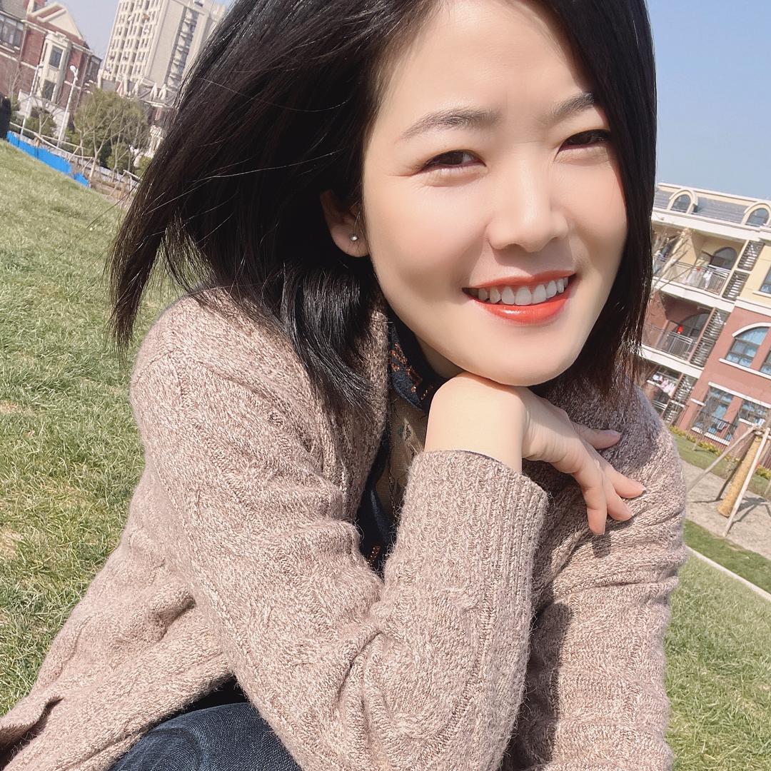 一见仲芹