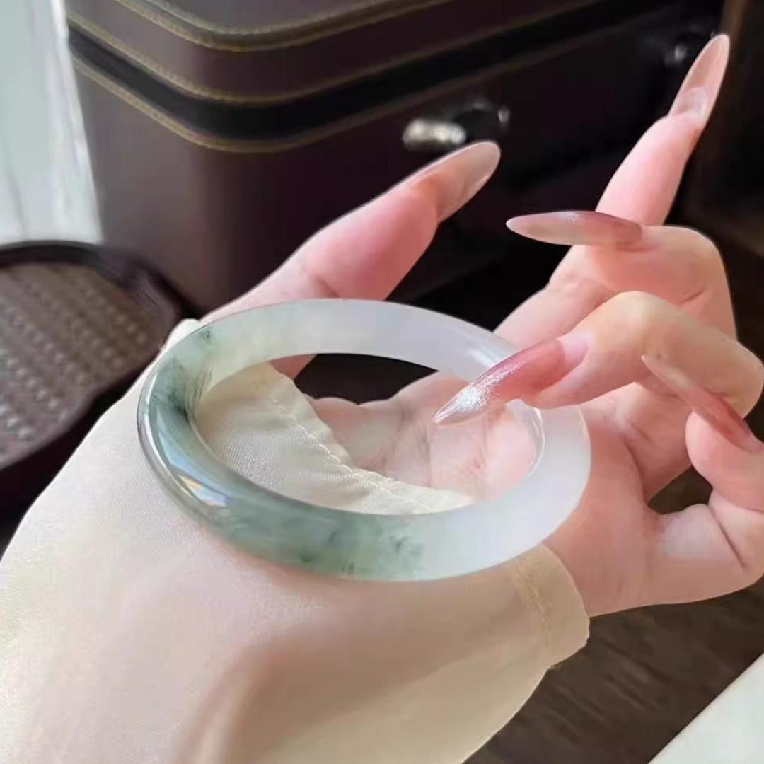 天山翠品阁玉