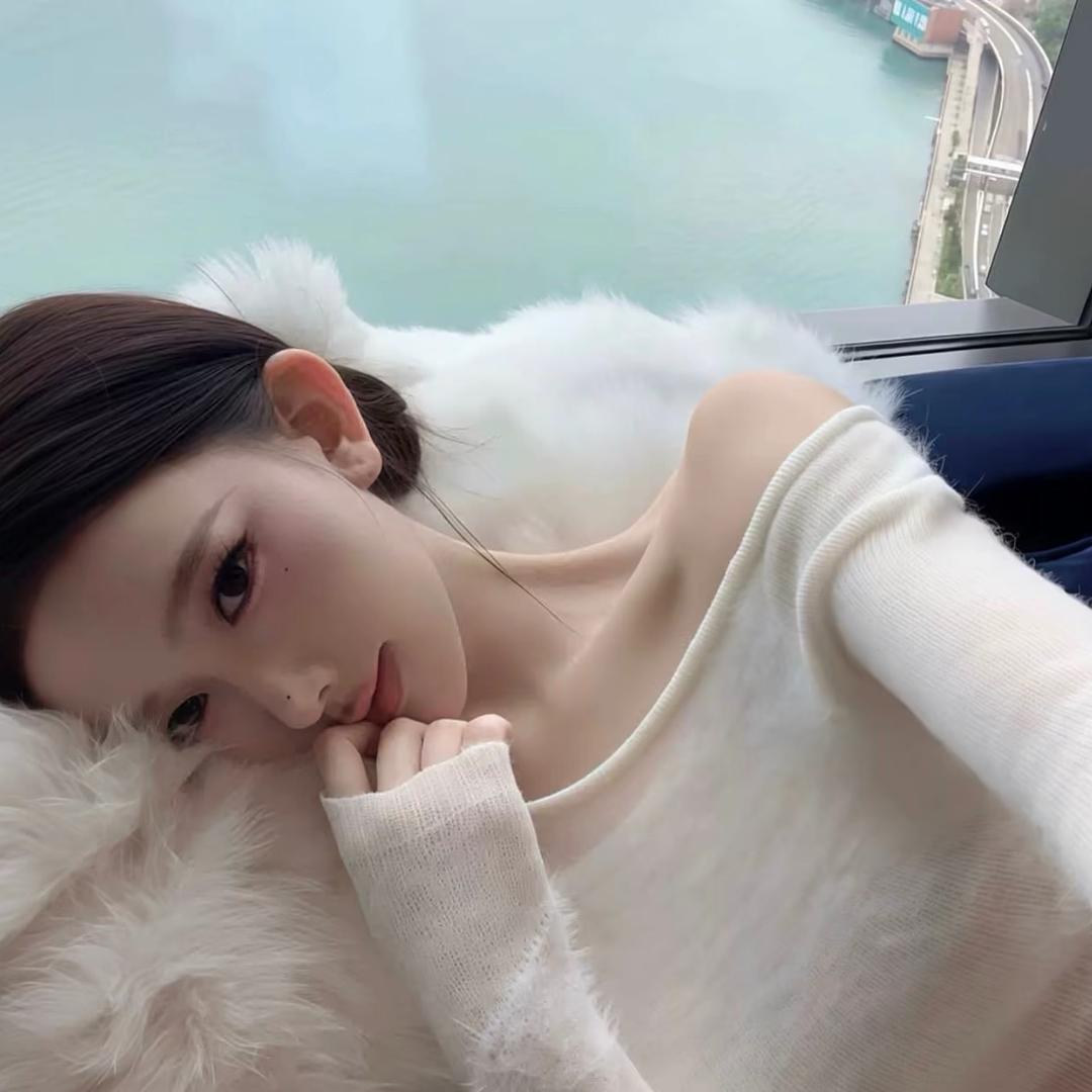 小嘉丽.