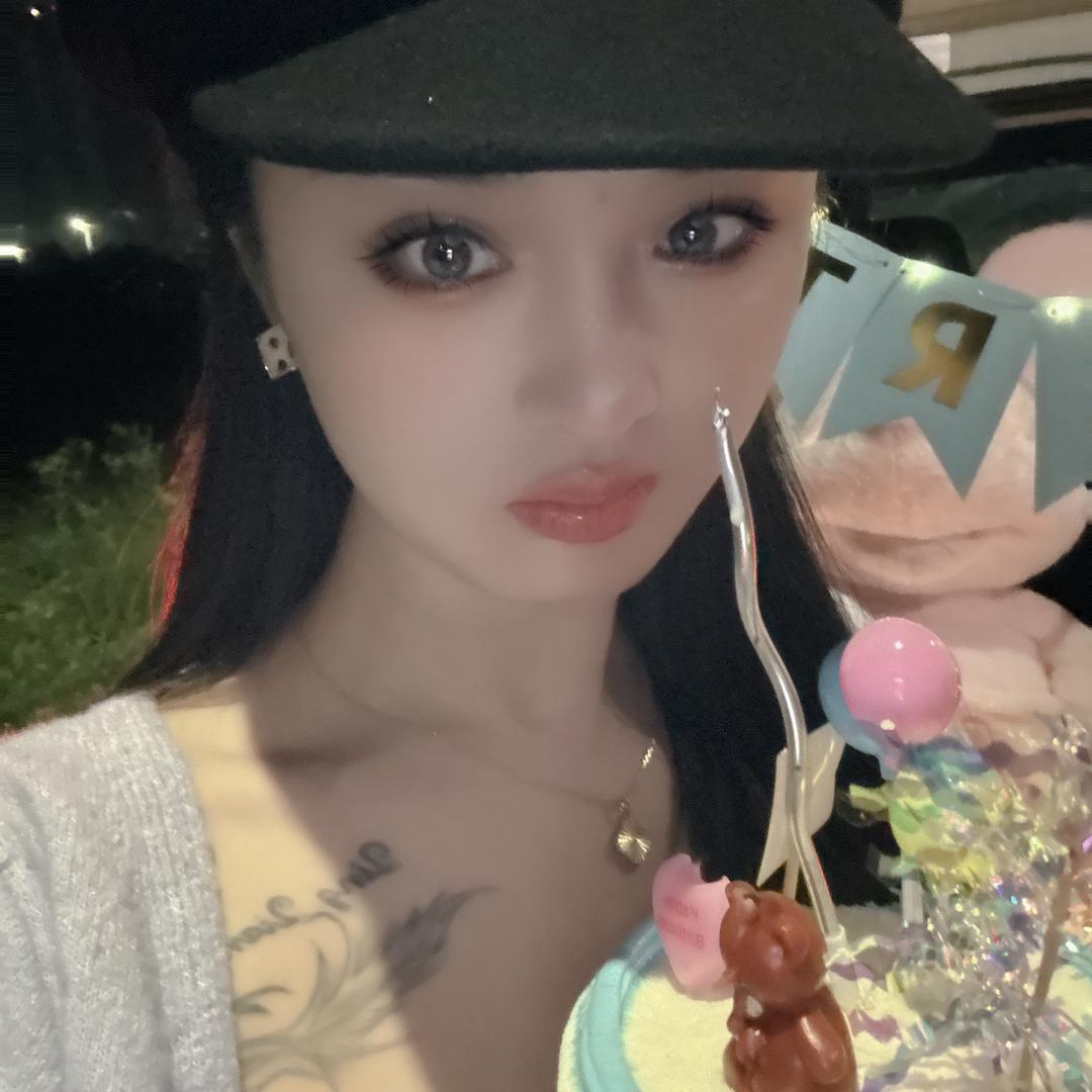 瞧享家柒柒 服装美甲集合店