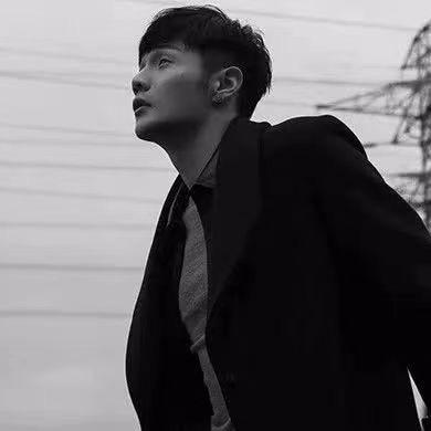 只为一人丶提笔序