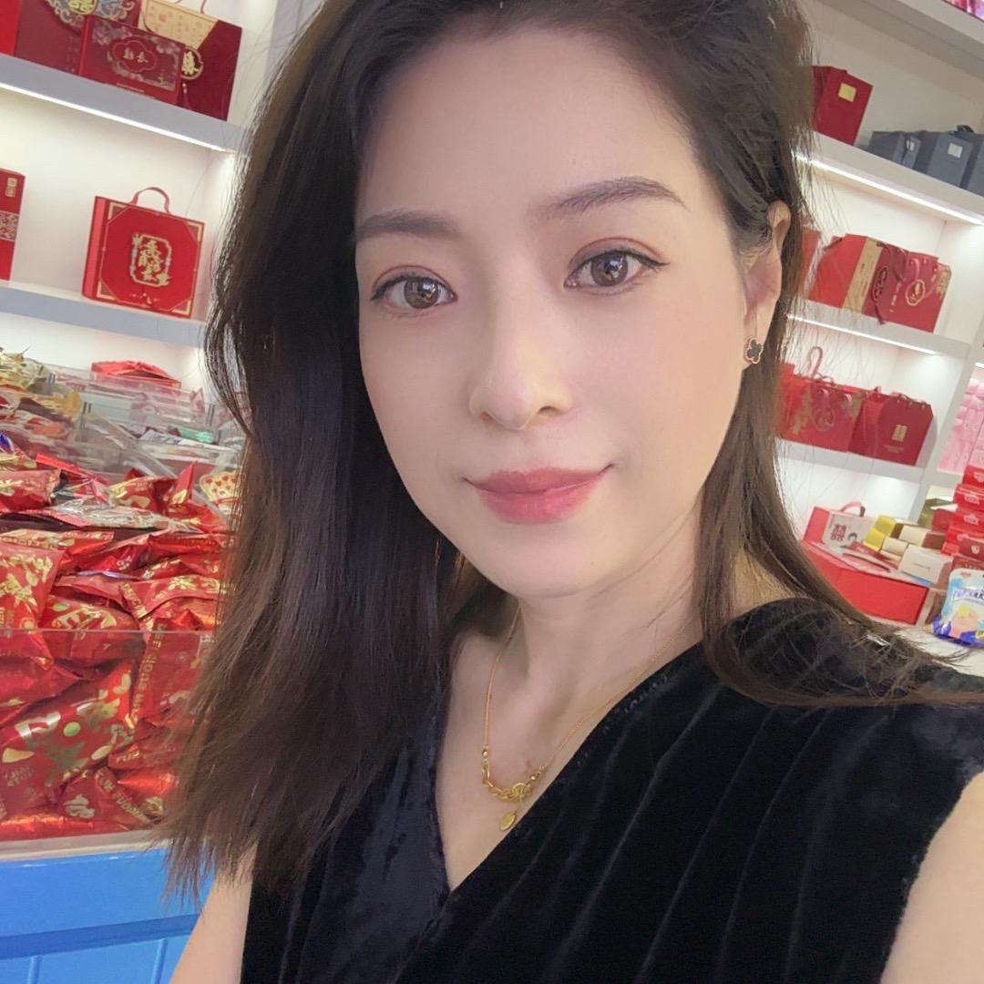 今世缘喜糖老板娘