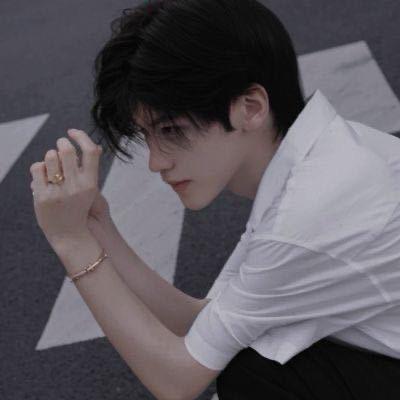 掉落凡尘的少年