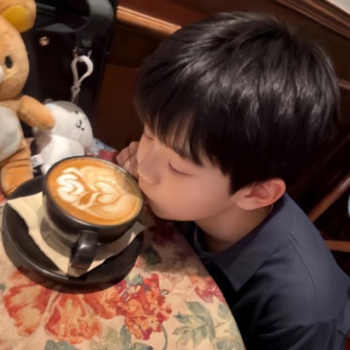 ￴￴ ￴ ￴ ￴ ￴ ￴