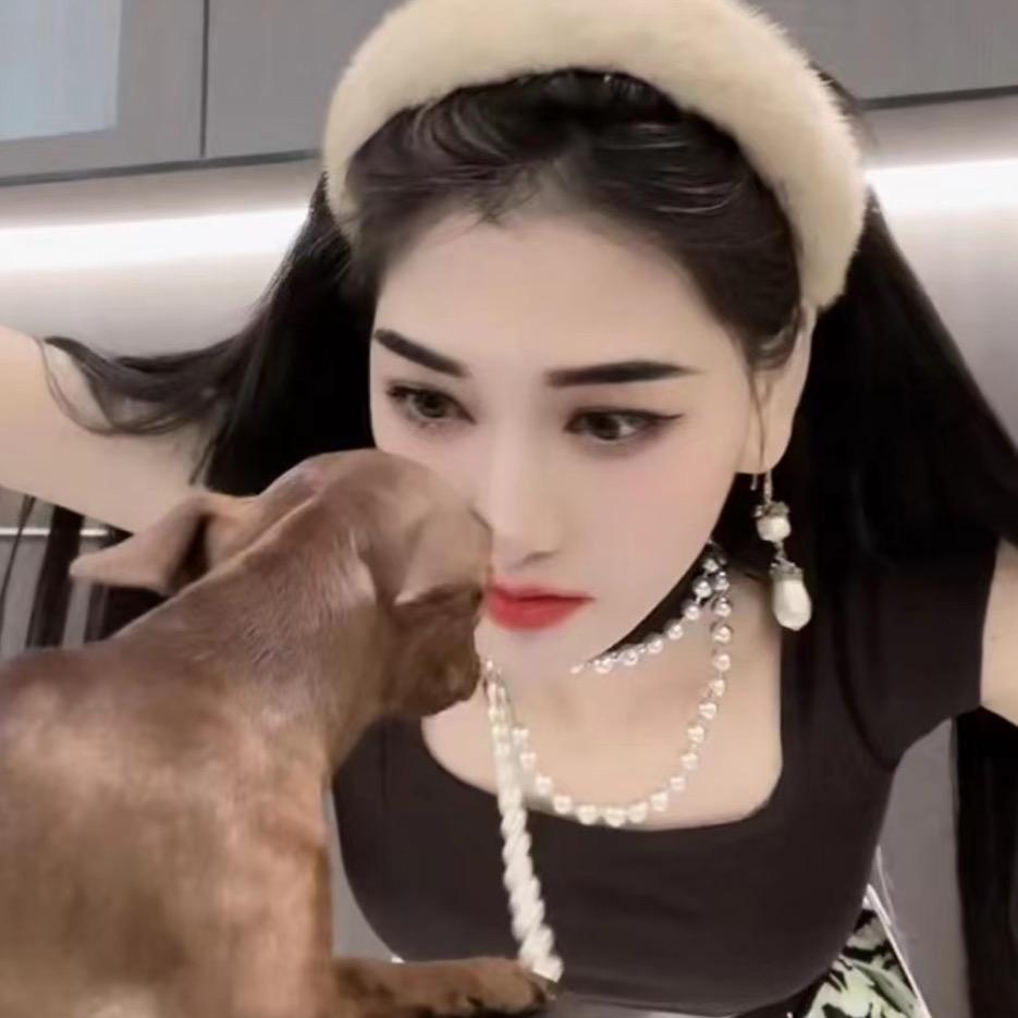 天蝎女 金