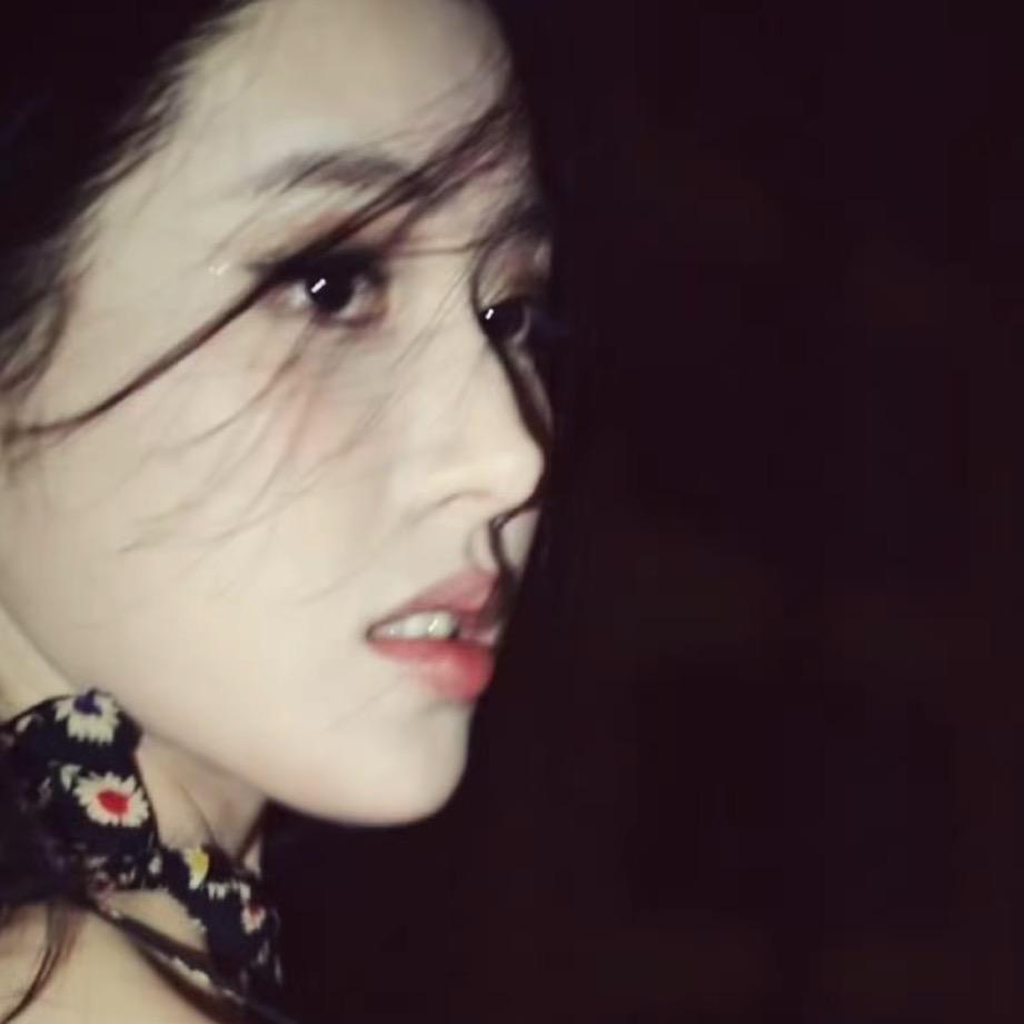 爱吃桃子的美少女🍑