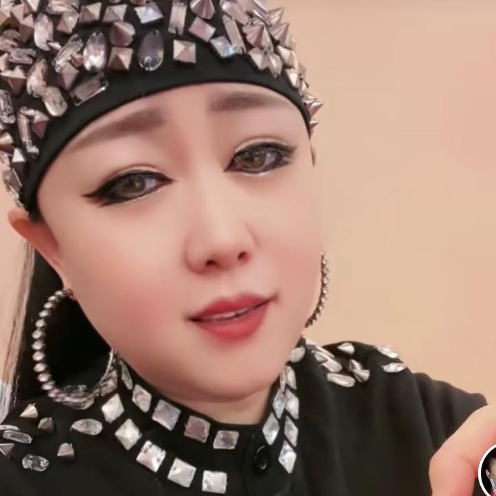 摇滚阿丽💫