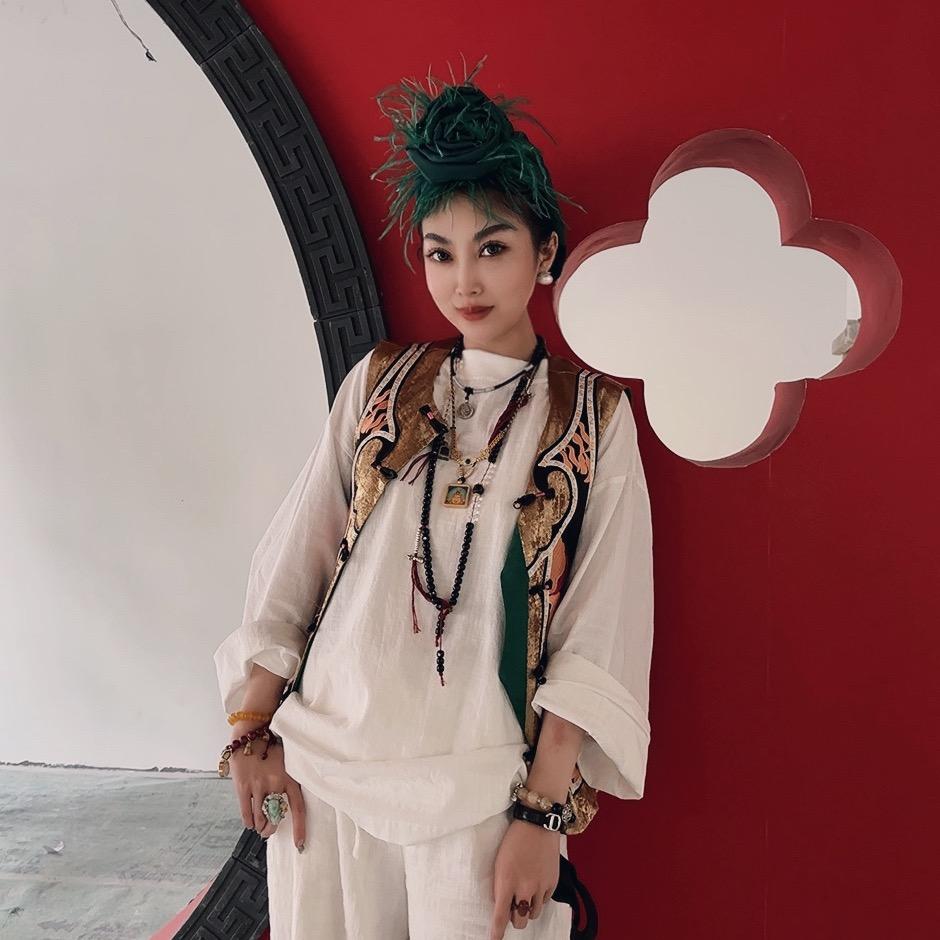 板姐72变秀珍百货