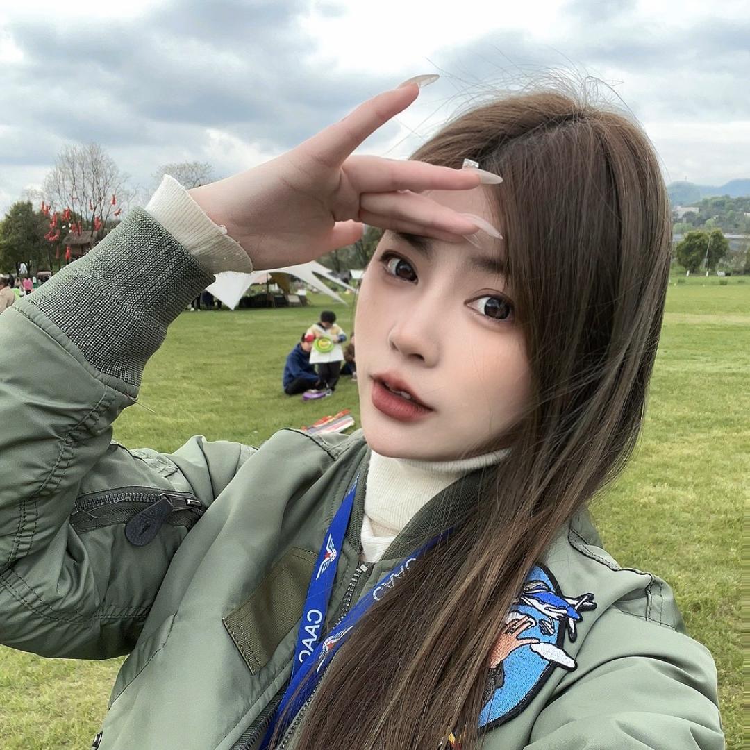 飞行体验官莉莉酱.