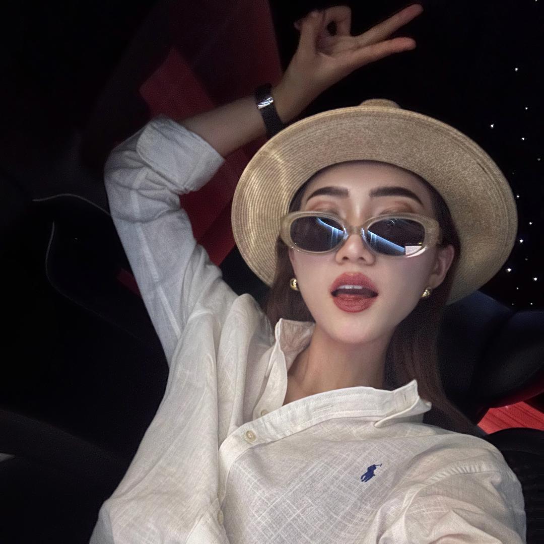 赫名奢买手服装店·HE