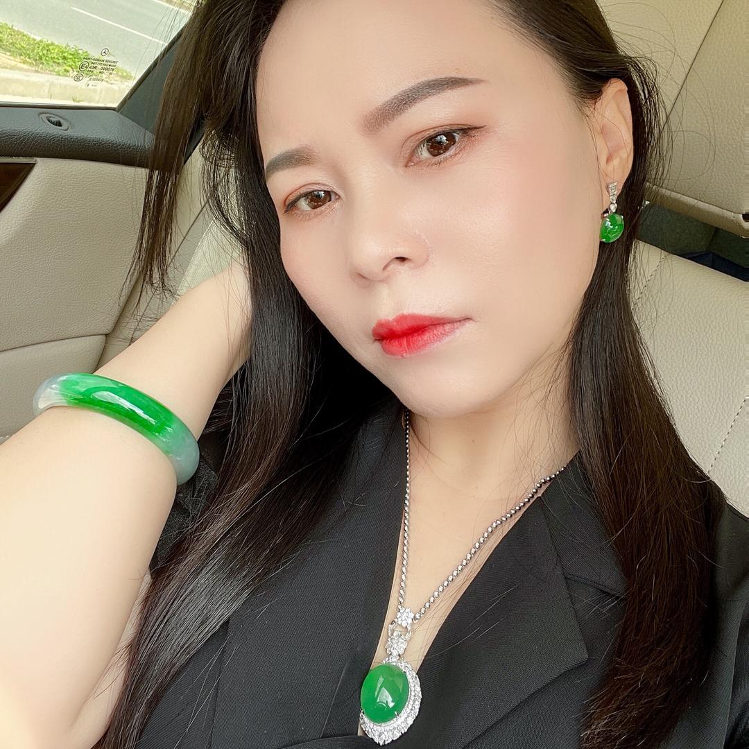 地翠珠宝专柜