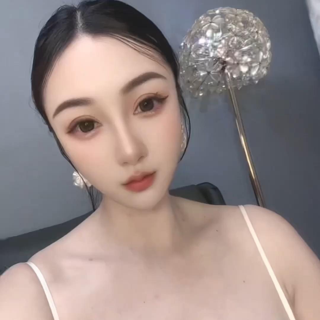 初一名妆