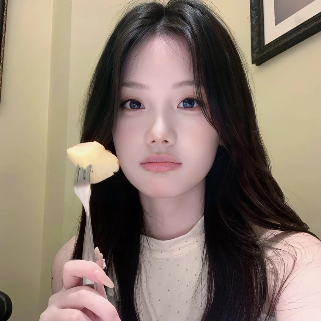 你脸红了诶