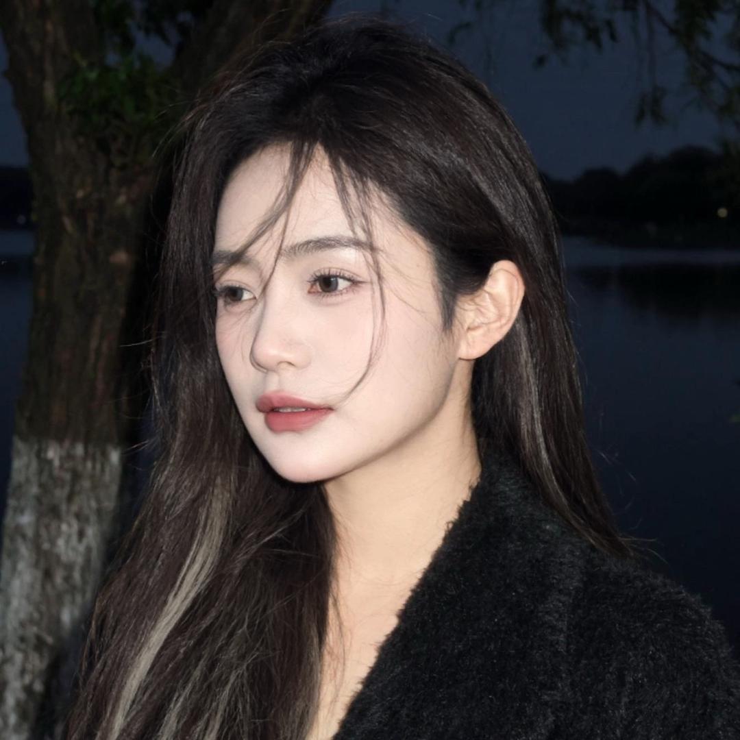 W.粒子婚纱🌙化妆总监美娜