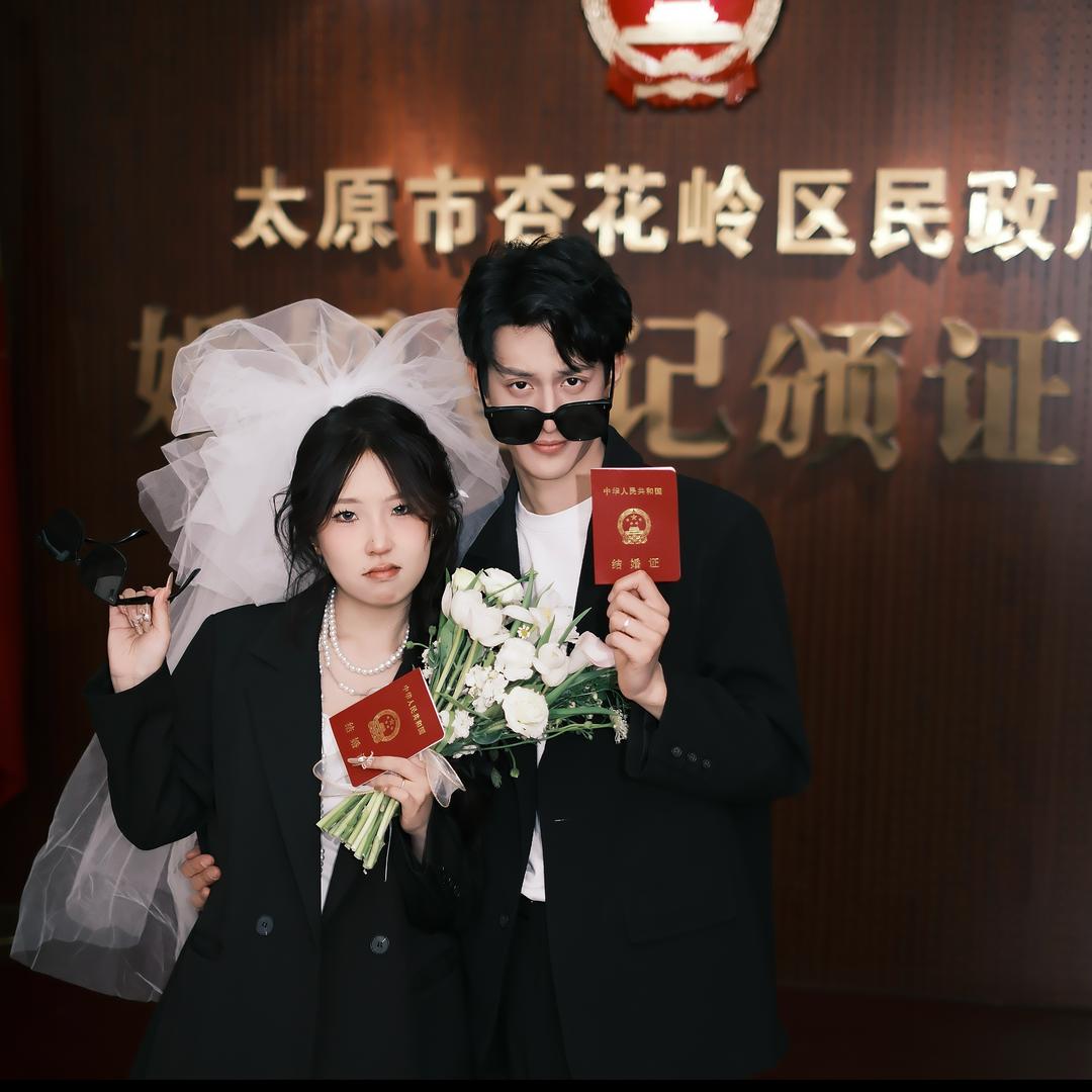 妞妞与哲哲.