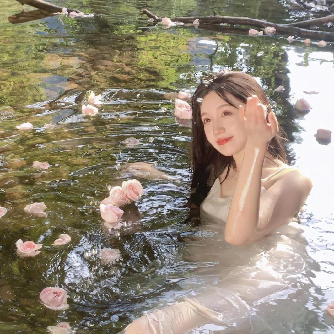 鹿与时霜