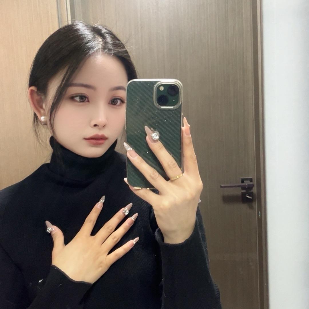 雨彩妆小店