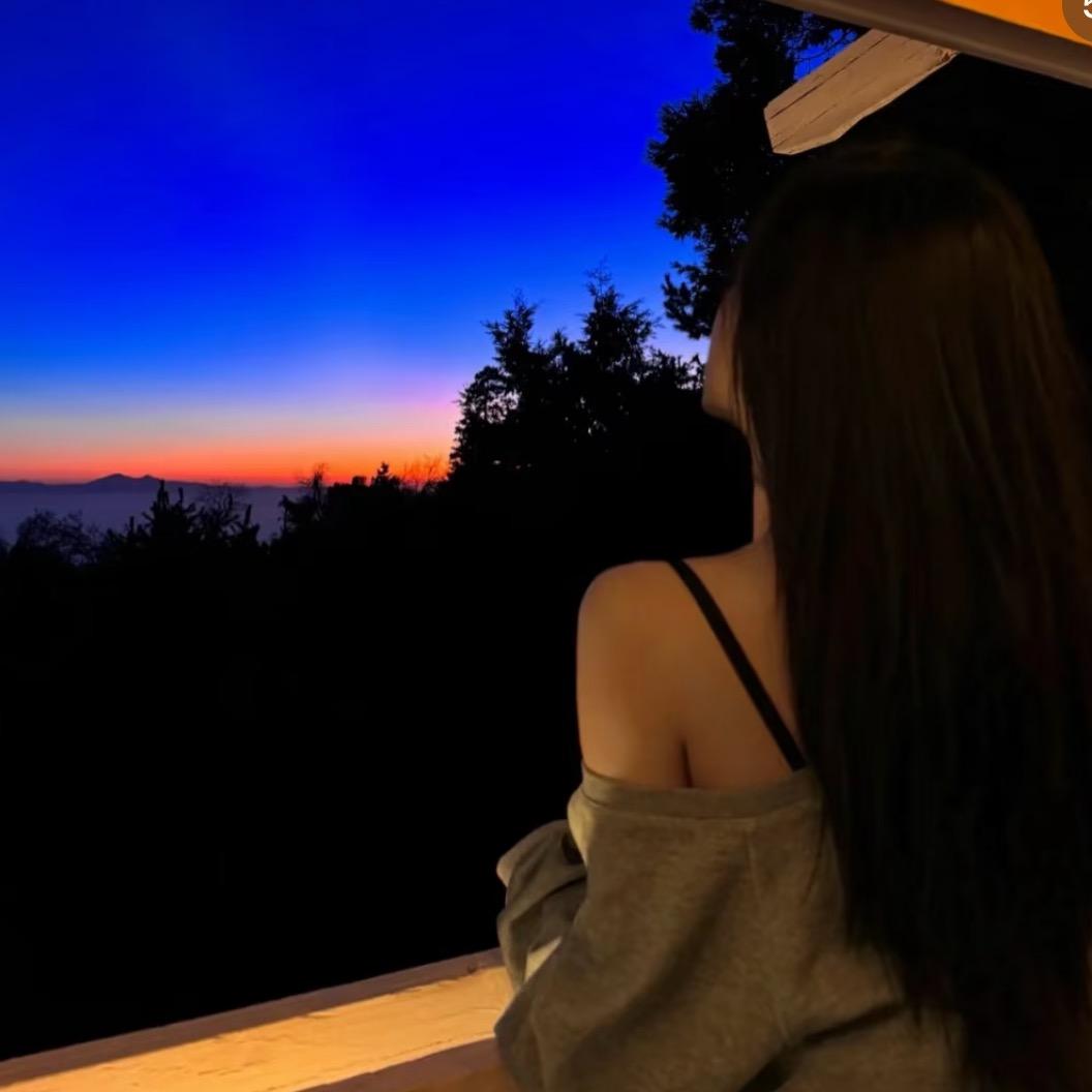 美女拆卡