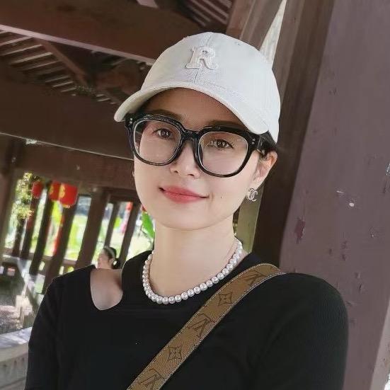 上海觅上女装集合店