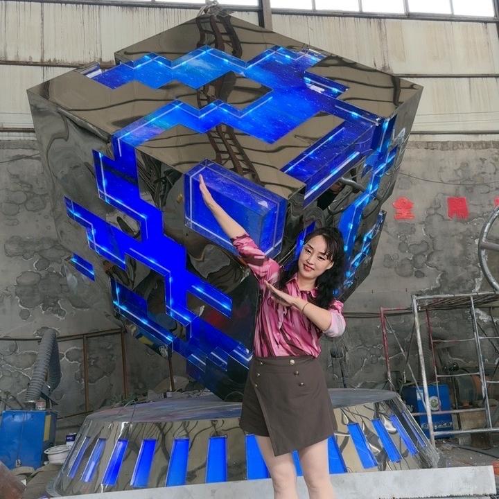 万硕雕塑老板娘聊雕塑