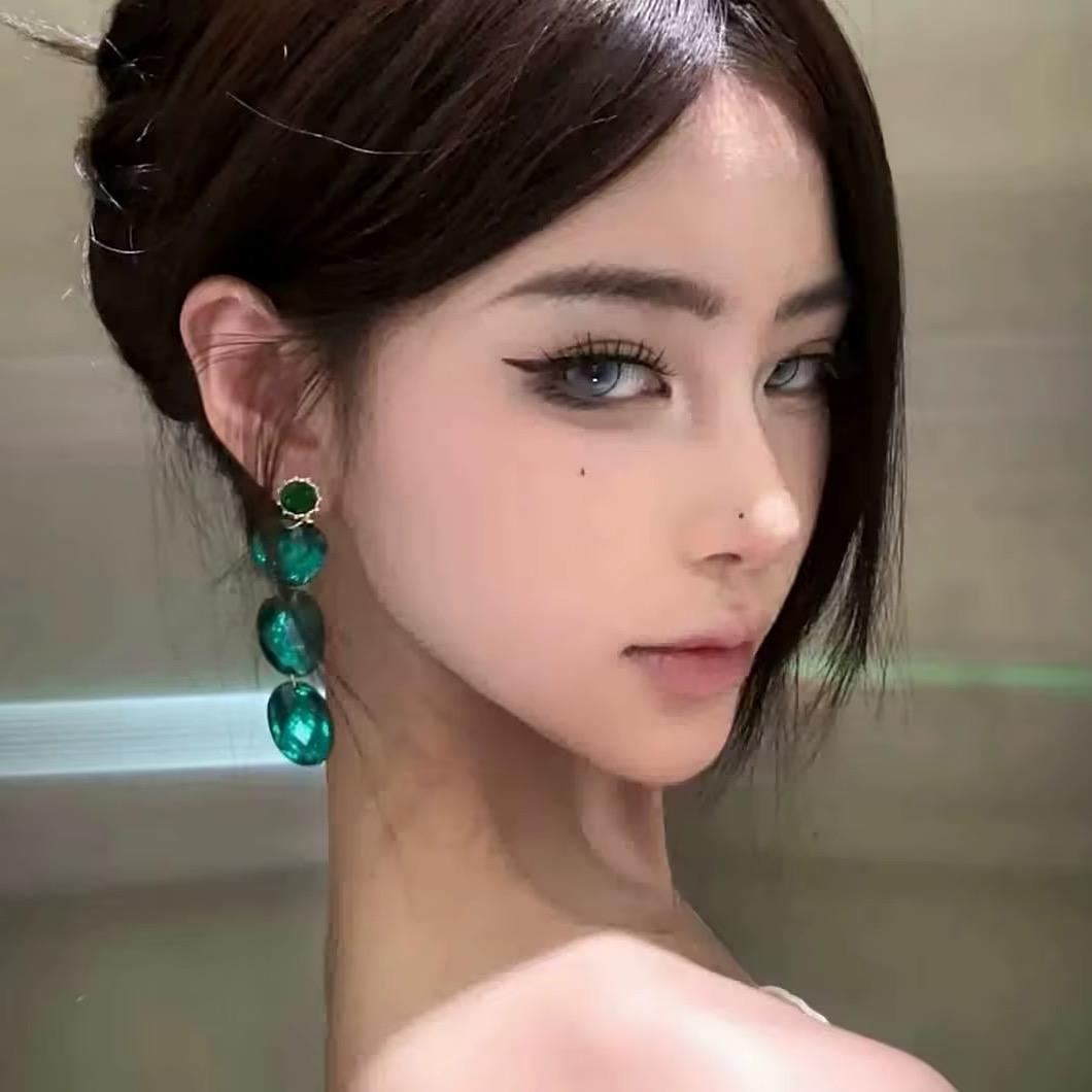 Hello.𝙆𝙞𝙩𝙩𝙮