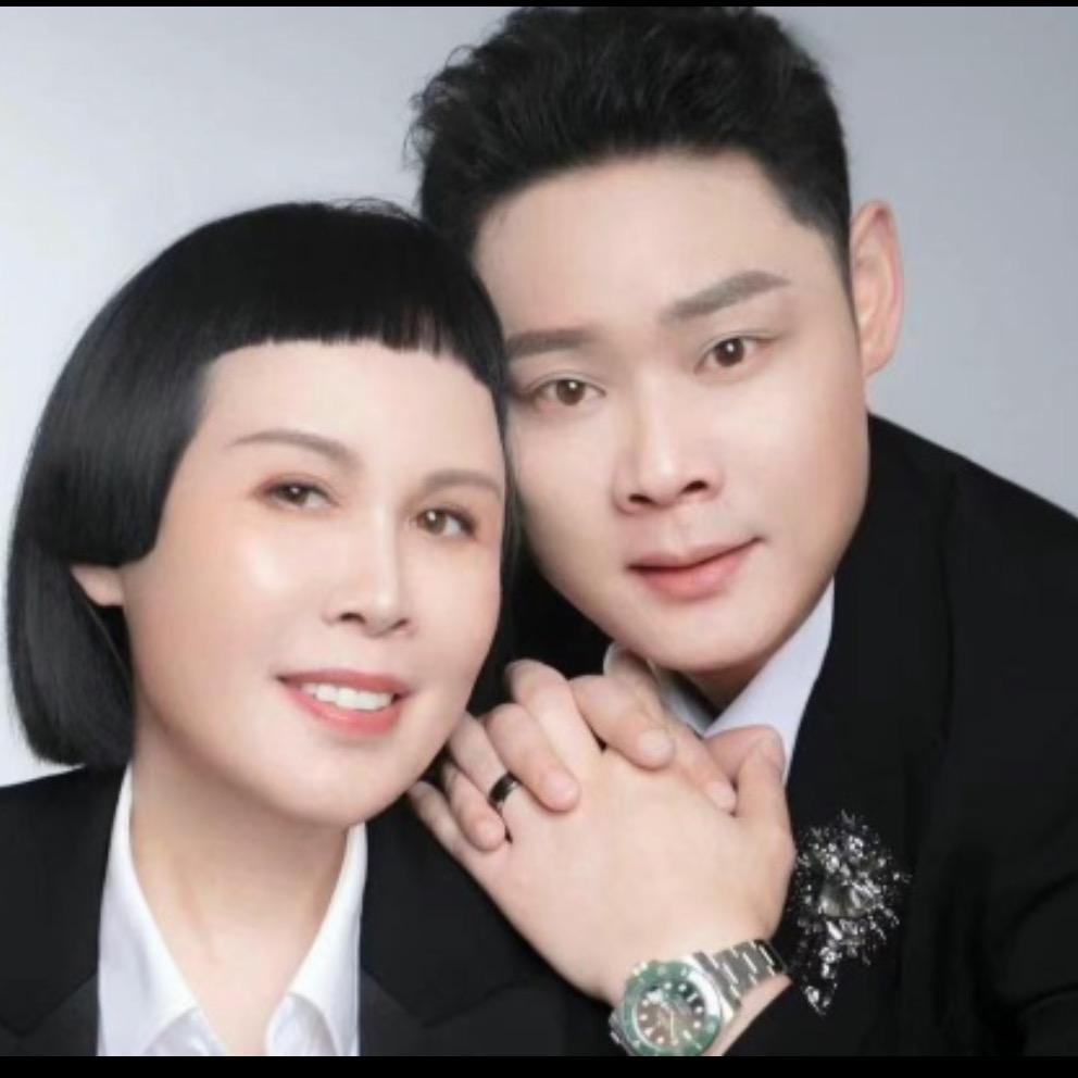 猫七七百人世纪婚礼