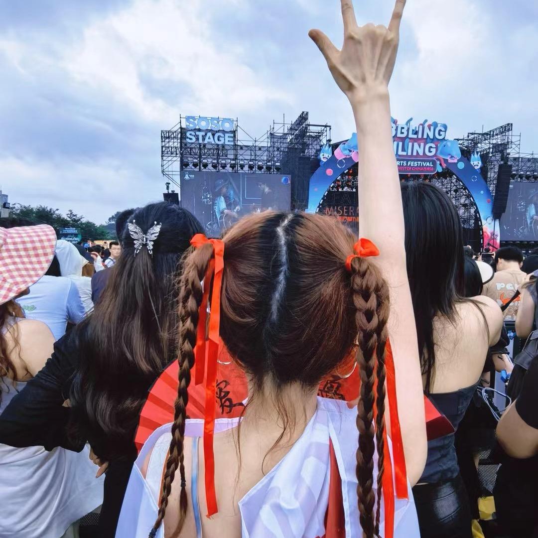 万万看了五十六次日落🌇