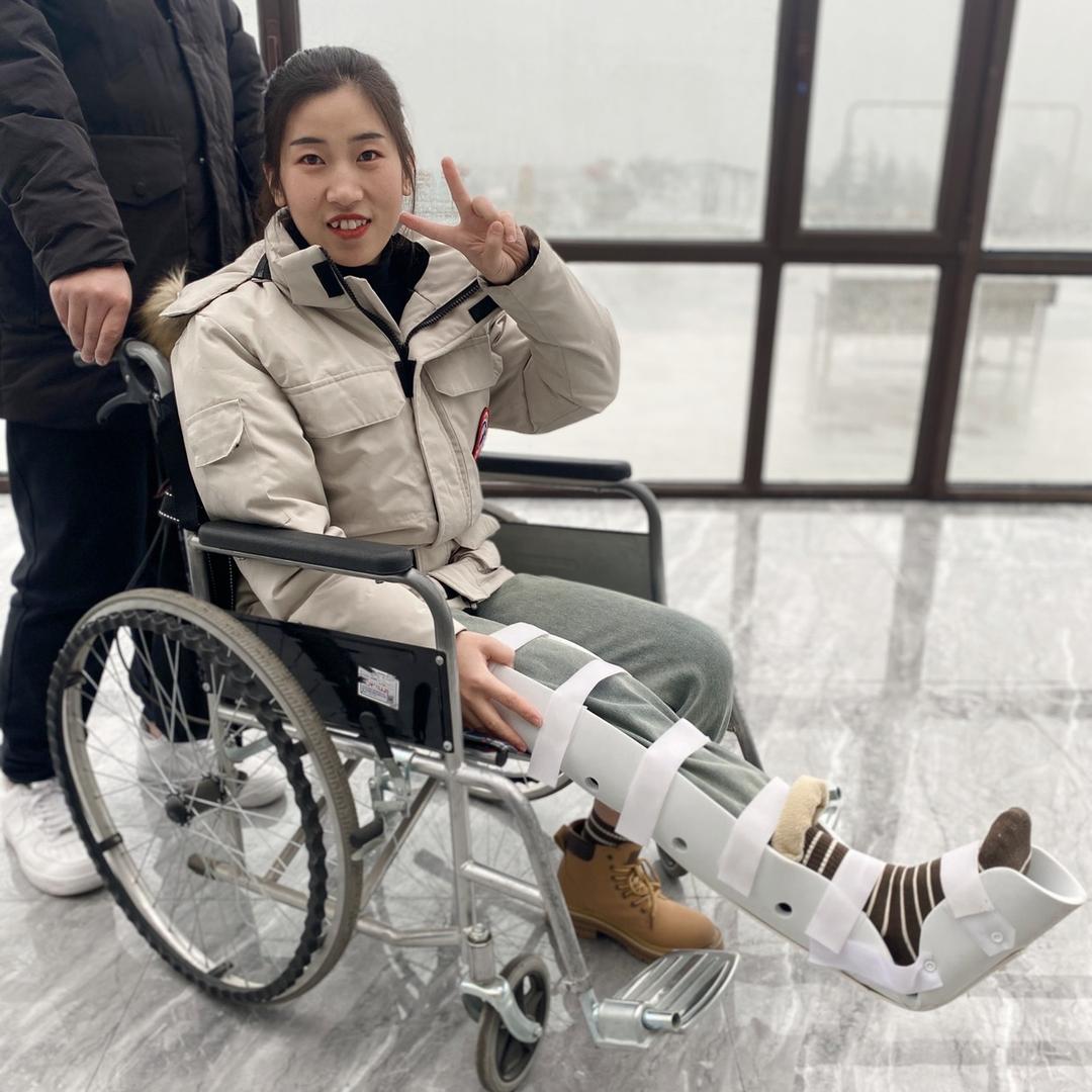 居家锻炼的小李