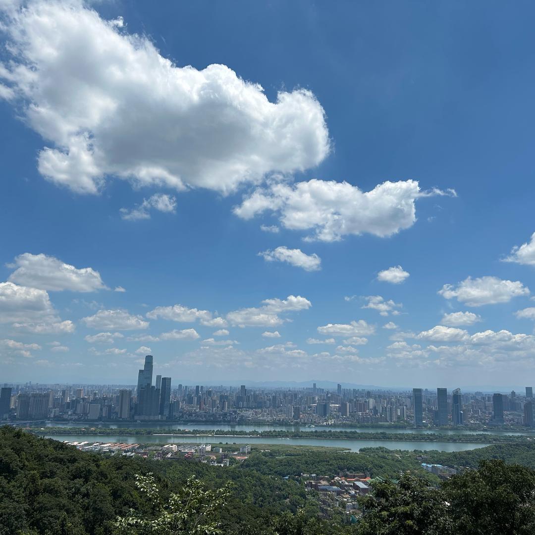 云万里༻