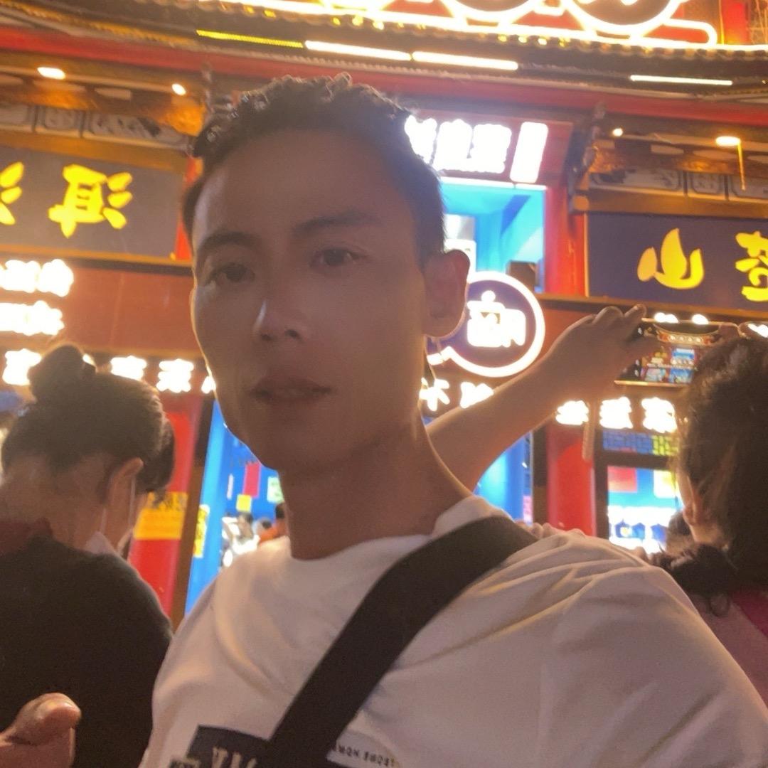 一城烟雨一楼台，一花只为一树开。