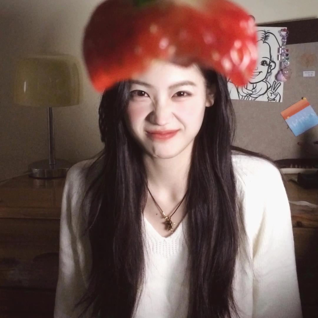 青