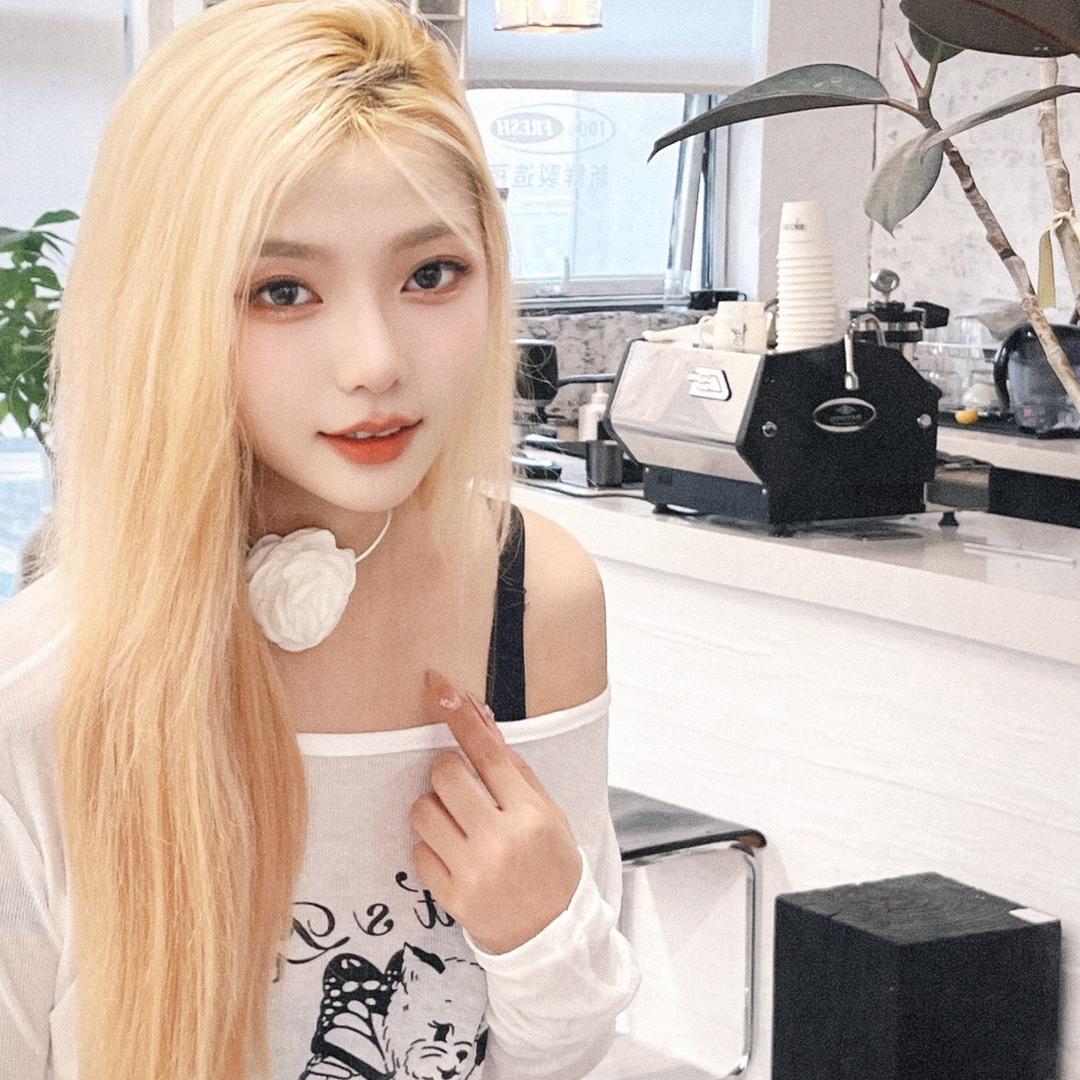 欧莱雅柜姐冉冉