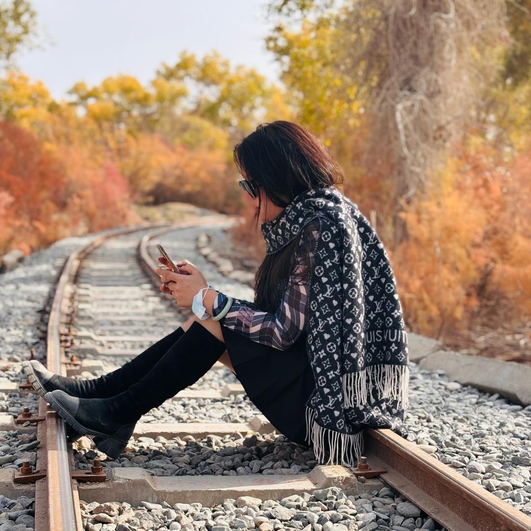 墨兰₍˄·͈༝·͈˄*₎◞ ̑̑